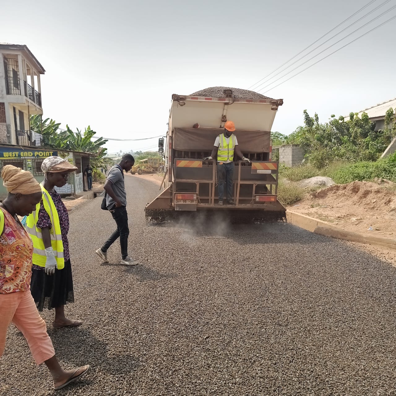 Construction of 4.6km Amamoma Area Roads